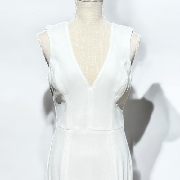 🌻NEW Dress The Population Sandra Off White Crepe Slit Gown Size Medium - Picture 6 of 13